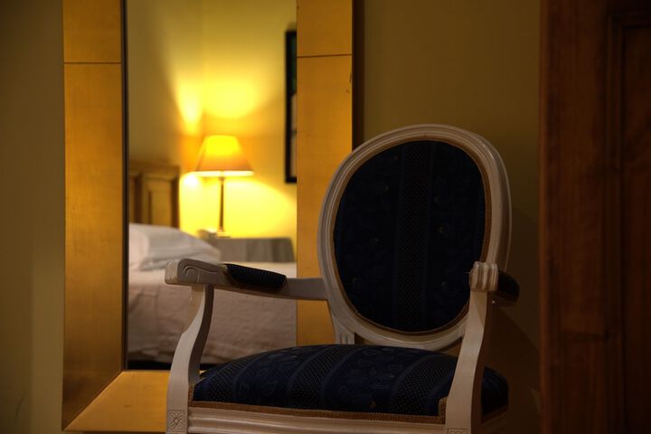 Room 48 of 76