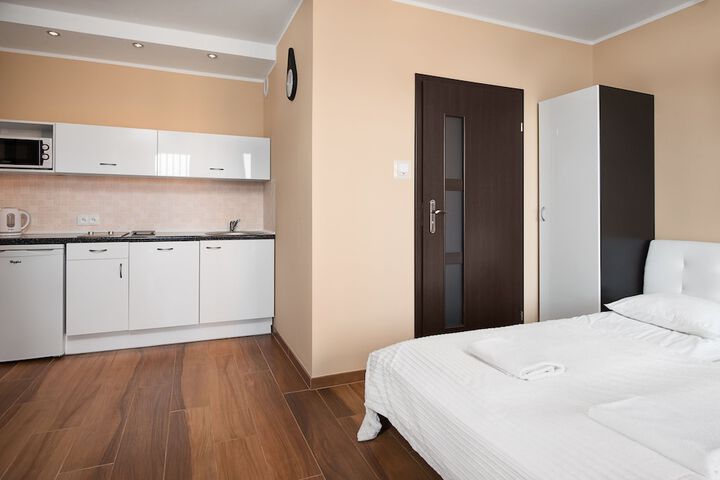 Room 20 of 346