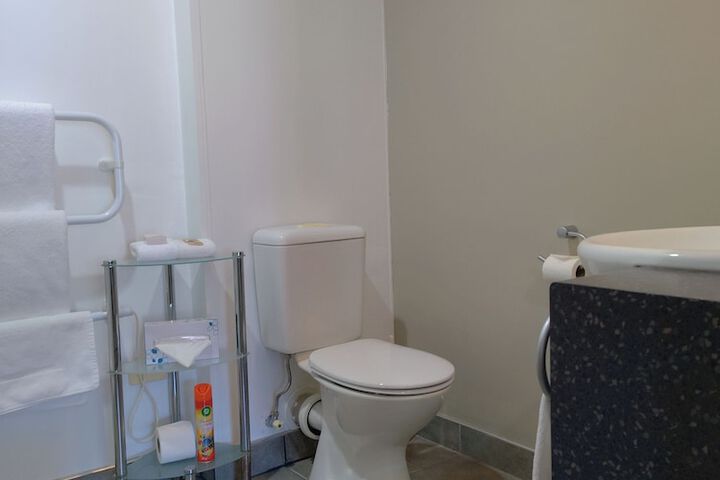 Clean Restrooms