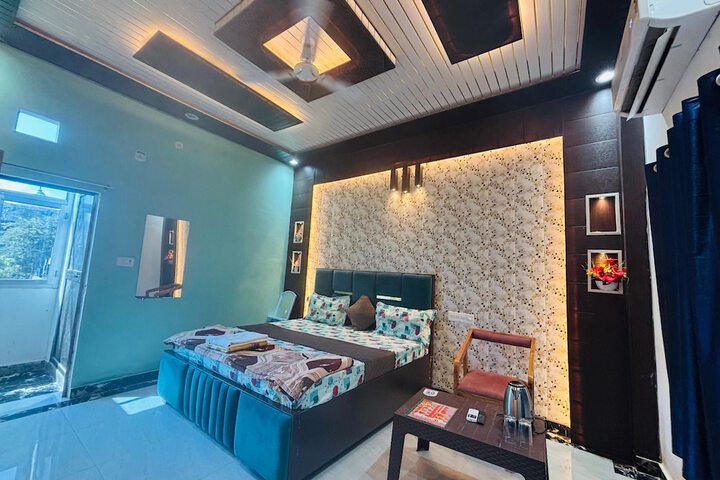 Room 15 of 31