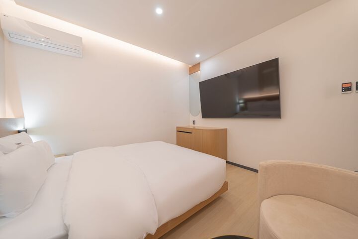 Room 14 of 116