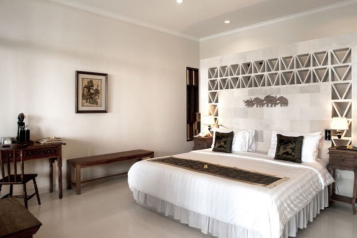 Room 9 of 92