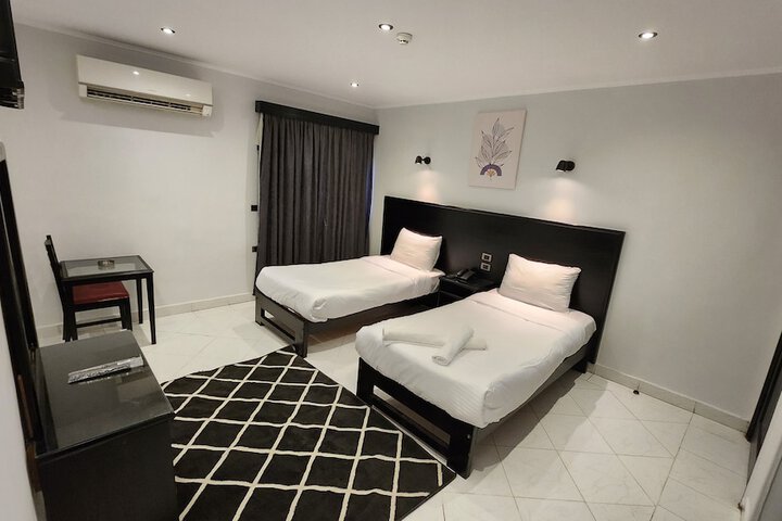 Room 37 of 107