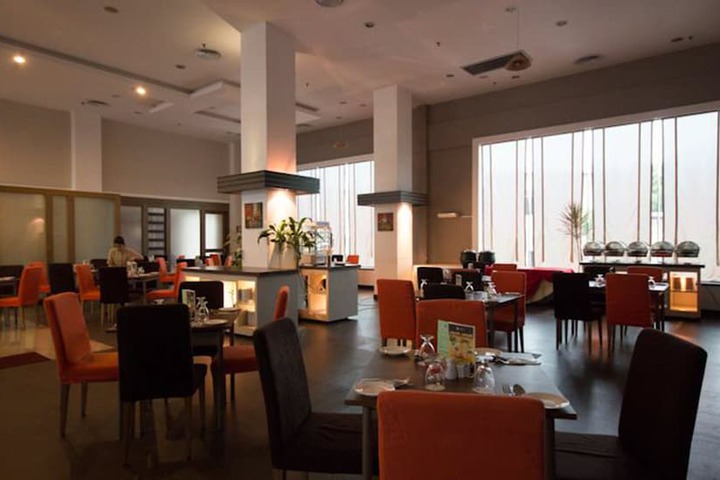 Dining Photos