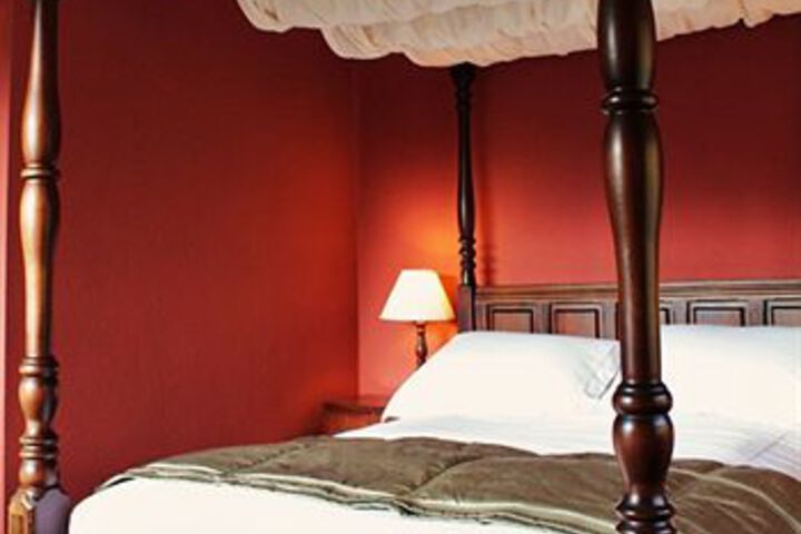 Room 13 of 23