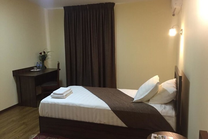 Room 5 of 46