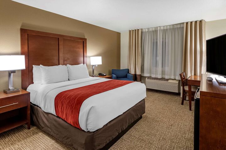 Double Accessible Queen Size Bed (5 of 20)