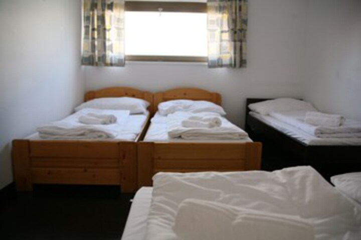 Room 186 of 275