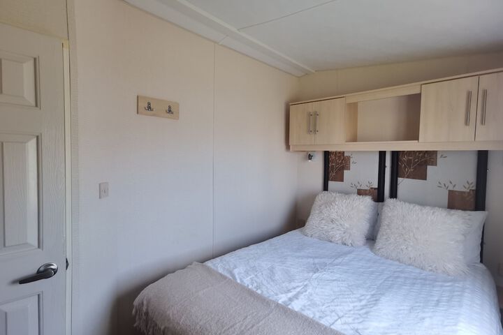 Room 4 of 43