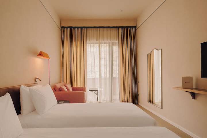 Room 20 of 42