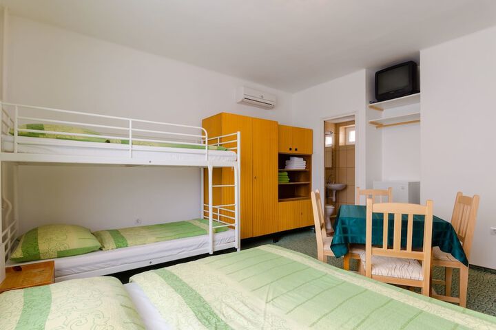 Room 15 of 29