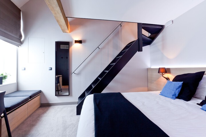 Room 5 of 52