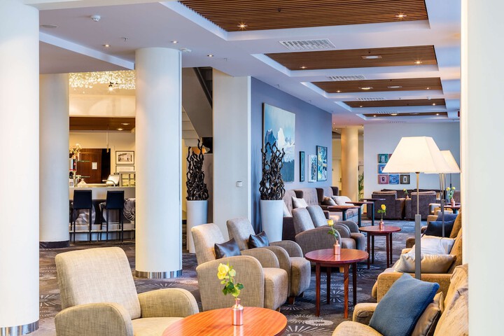 Entrance & Lobby