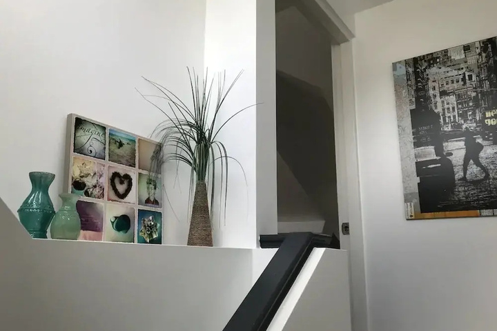 Room 10 of 15