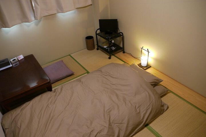 Room 6 of 84