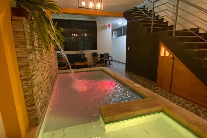 Pool 18 of 28