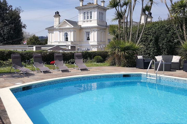 Pool 79 of 118