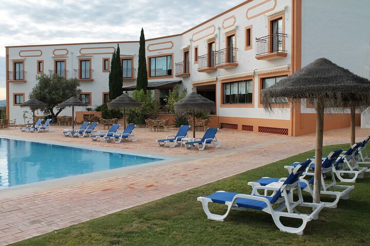 Pools & Facilities