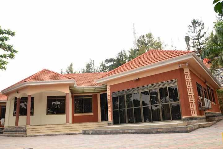 Georgina Gardens Hotel