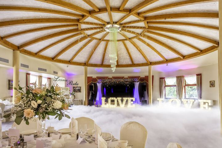 Ballroom/Hall 55 of 71