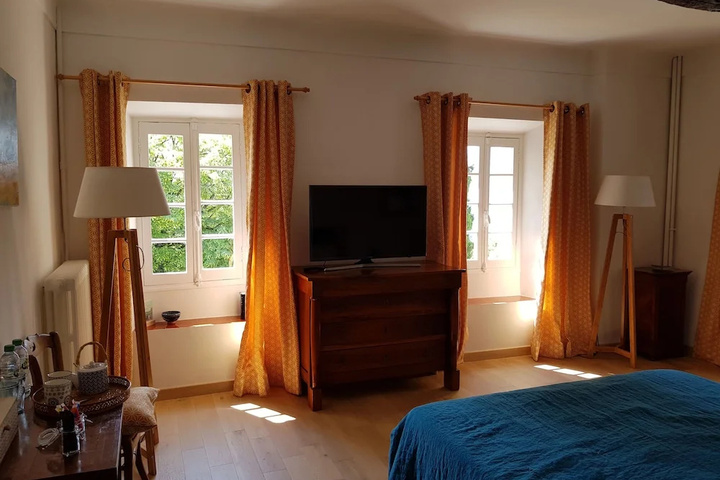 Room 4 of 13