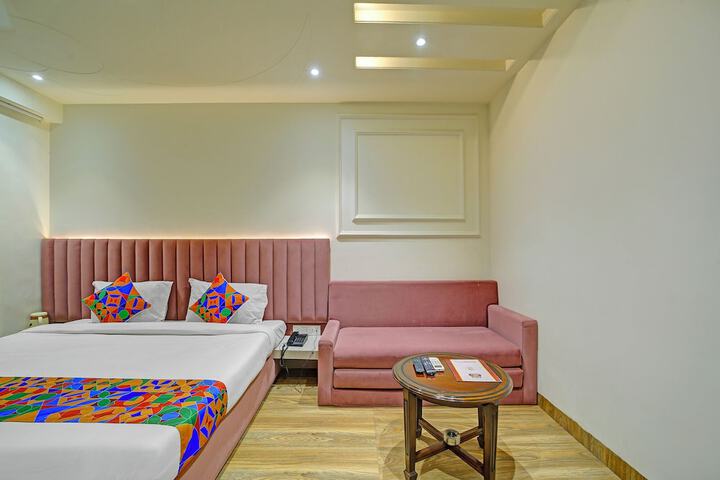 Room 14 of 30