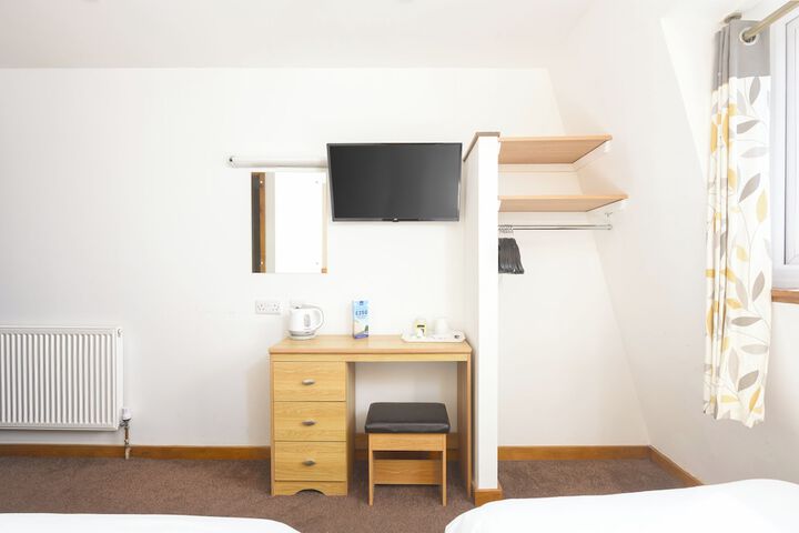 Room 22 of 34