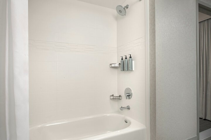 Room 33 of 52