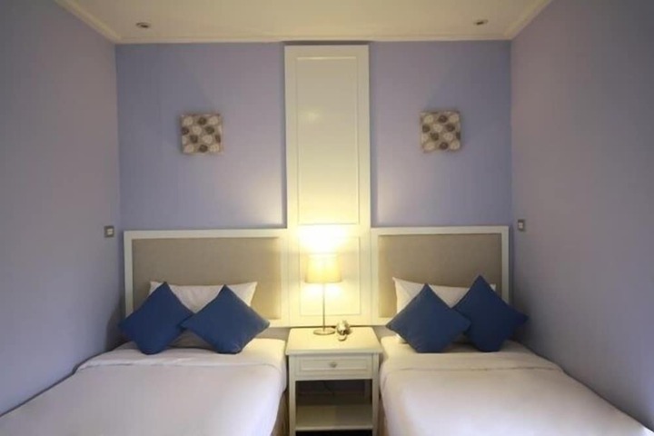 Room 17 of 30