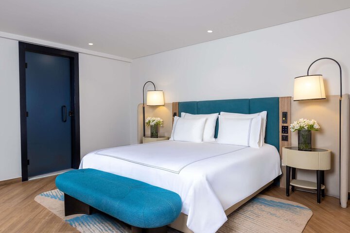 Room 16 of 180