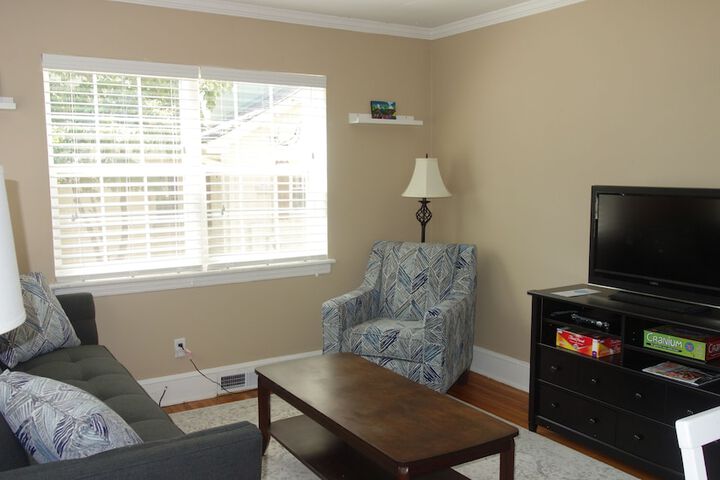 Room 9 of 12