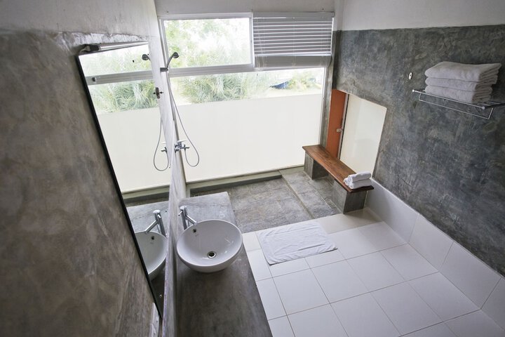 Room 16 of 18