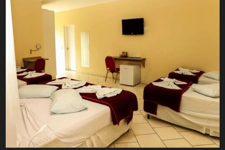 Room 6 of 42