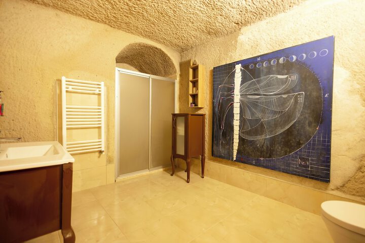 Room 53 of 98