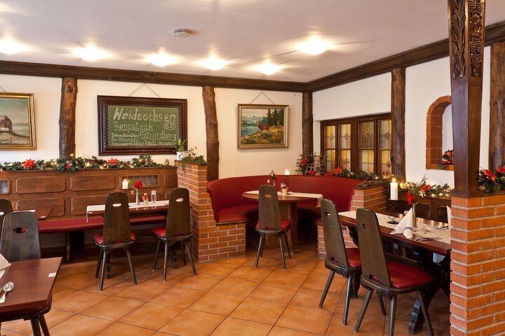 Dining 14 of 18
