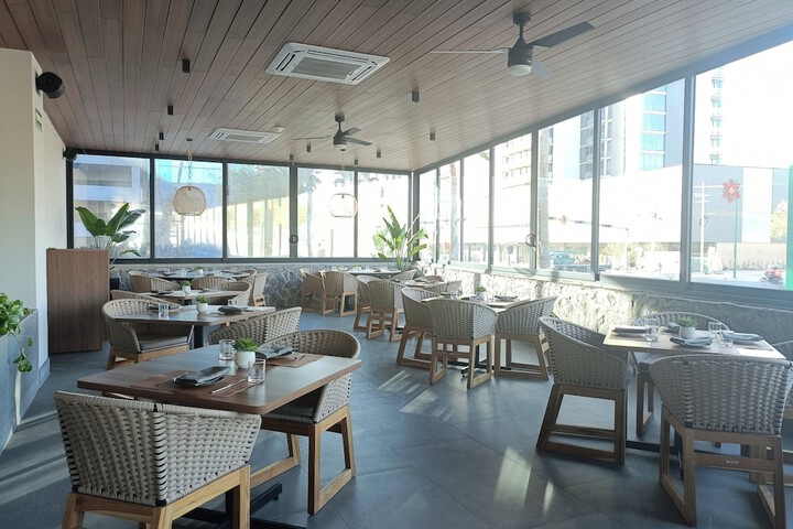 Dining Photos
