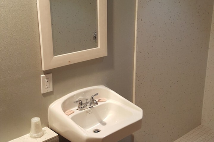 Room 9 of 11