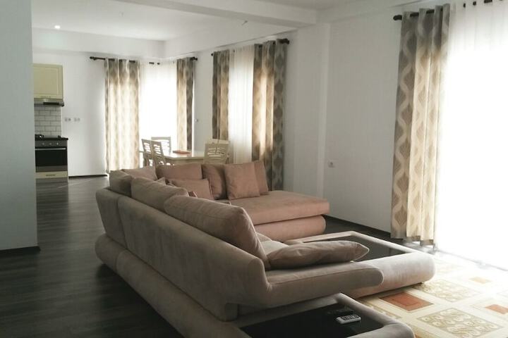 Room 9 of 32