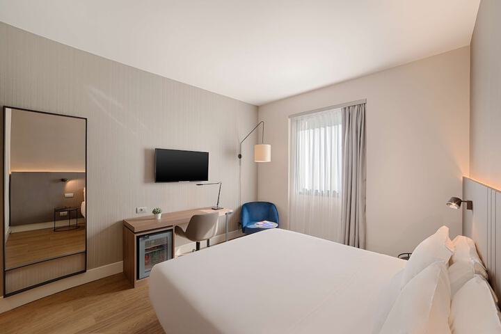 Room 4 of 58