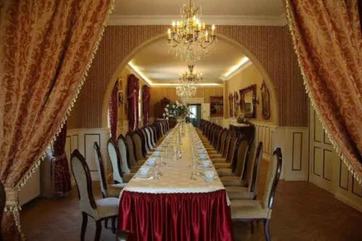 Dining 16 of 16