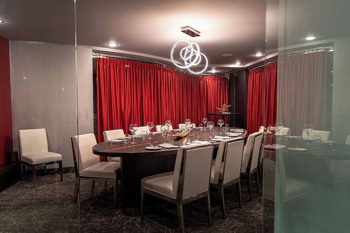 Dining 49 of 65