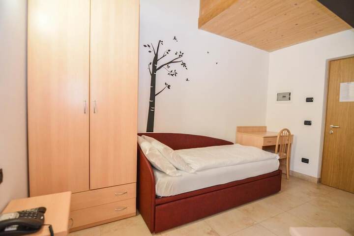Room 5 of 31