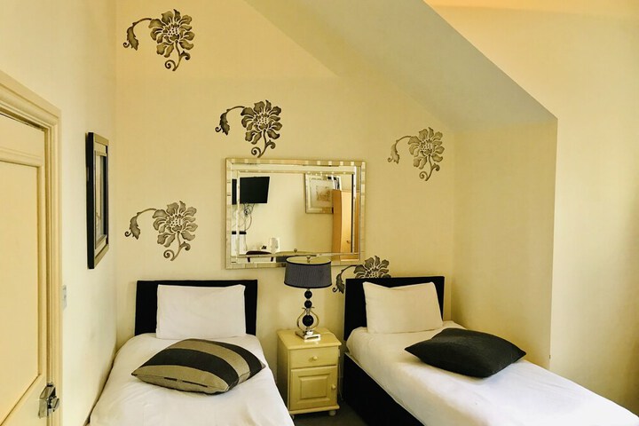 Room 13 of 39