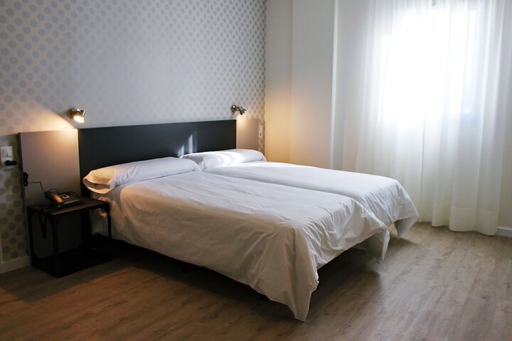 Room 25 of 65