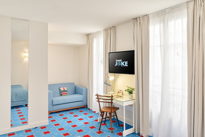 Room 15 of 60