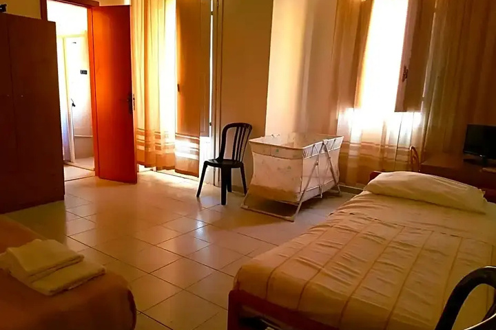 Room 3 of 17