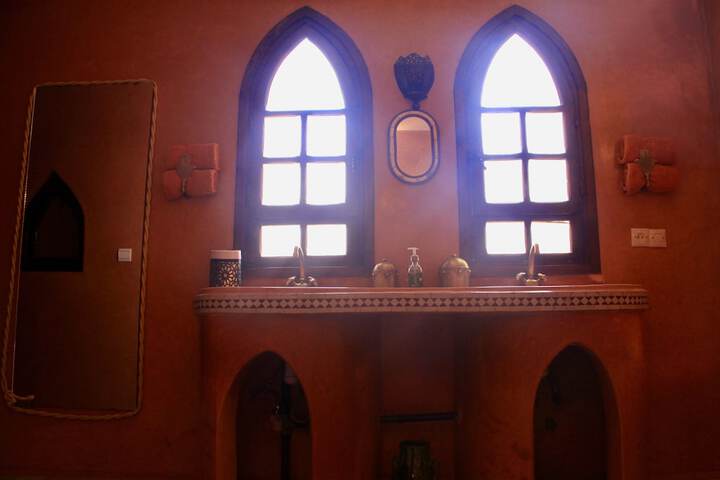 Room 17 of 32