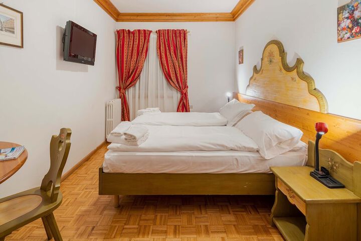 Room 27 of 41