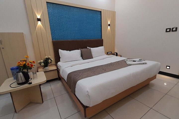 Room 29 of 69