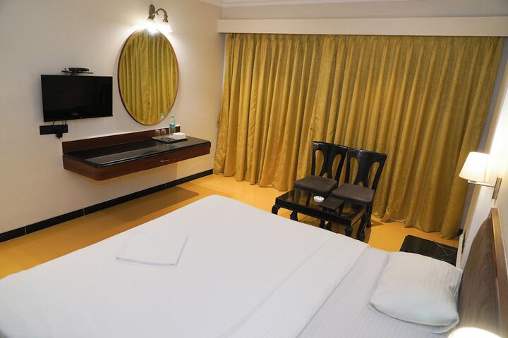 Room 12 of 30